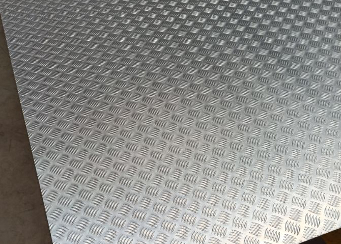 ꖘOyX